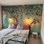 Exklusive Mit 3 Schlafzimmern Und 2 Baedern! * 알테나우