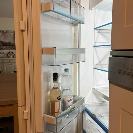 Apartment Exklusive Mit 3 Schlafzimmern Und 2 Baedern!