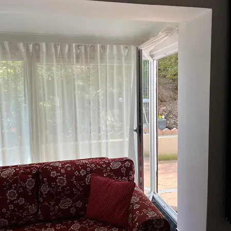 Apartment Exklusive Mit 3 Schlafzimmern Und 2 Baedern! *