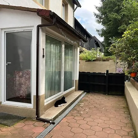 Exklusive Mit 3 Schlafzimmern Und 2 Baedern! Apartment