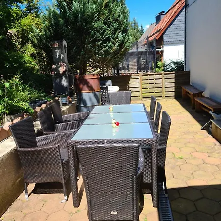 Apartment Exklusive Mit 3 Schlafzimmern Und 2 Baedern! *