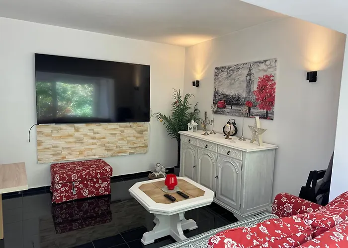 Exklusive Mit 3 Schlafzimmern Und 2 Baedern!